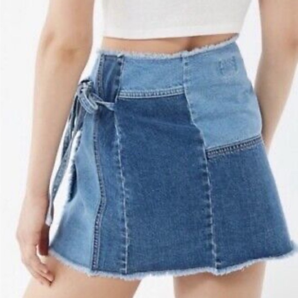 BDG Urban Outfitters Patchwork Denim Wrap Skirt Size Small - Picture 3 of 8